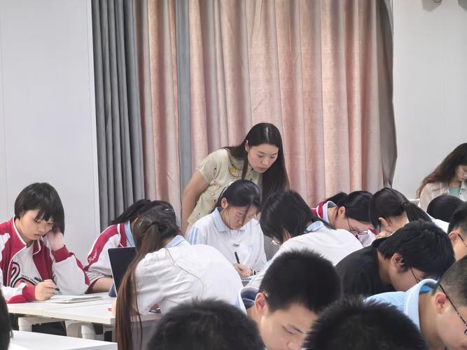 传媒教学与 AI 结合，培养创新型传媒人才